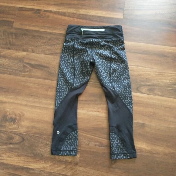 Lululemon Pace Rival Crop *23 10 - Picture 2 of 2